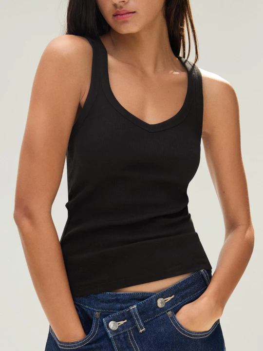 Zdjęcie produktu Bershka Koszulka Na Ramiączkach Z Dekoltem W Serek Kobieta Czarny
