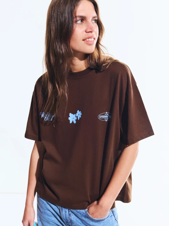 Zdjęcie produktu Bershka Koszulka Oversize Z Krótkim Rękawem I Nadrukiem Kobieta Brązowy