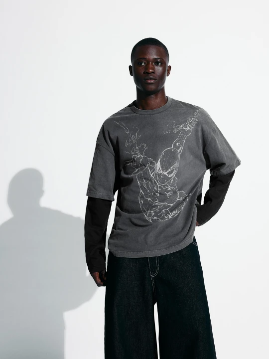 Zdjęcie produktu Bershka Koszulka Spiderman Z Długim Rękawem I Podwójnym Nadrukiem Mężczyzna Szary