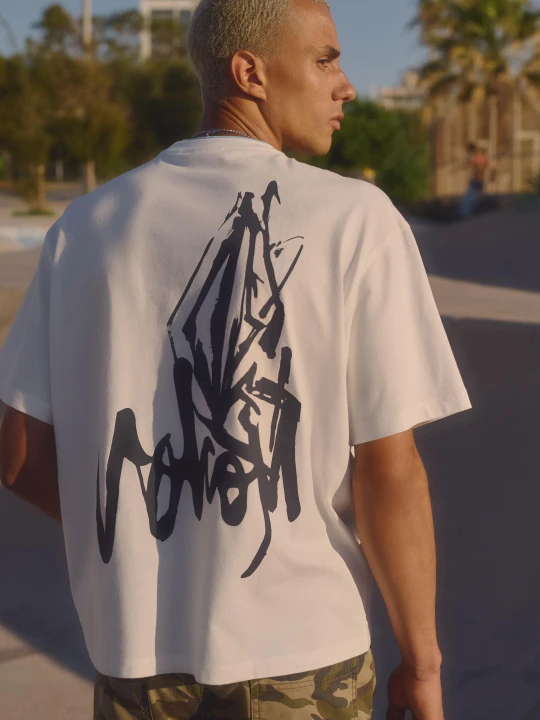 Zdjęcie produktu Bershka Koszulka Volcom O Kroju Relaxed Mężczyzna Biały