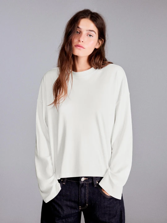 Zdjęcie produktu Bershka Koszulka Z Długim Rękawem Boxy Kobieta Biały Złamany