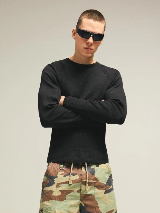 Zdjęcie produktu Bershka Koszulka Z Długim Rękawem O Kroju Slim Mężczyzna Czarny