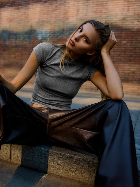 Zdjęcie produktu Bershka Koszulka Z Krótkim Rękawem I Okrągłym Dekoltem Siateczka Kobieta Szary