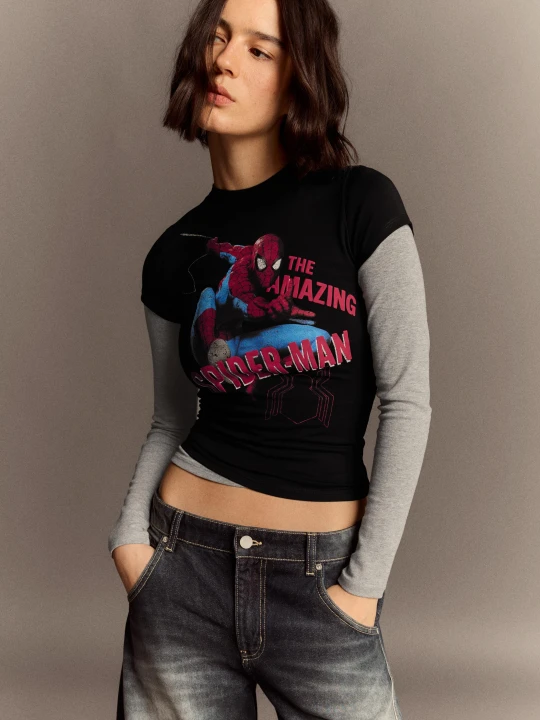 Zdjęcie produktu Bershka Koszulka Z Krótkim Rękawem, Nadruk Spider-Man Kobieta Czarny