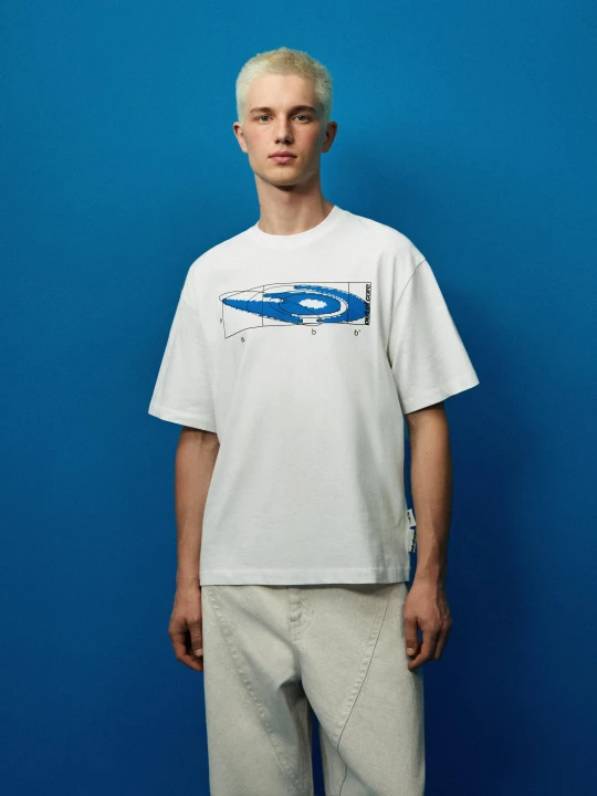 Zdjęcie produktu Bershka Koszulka Z Krótkim Rękawem O Kroju Relaxed Out Of Core Mężczyzna Biały