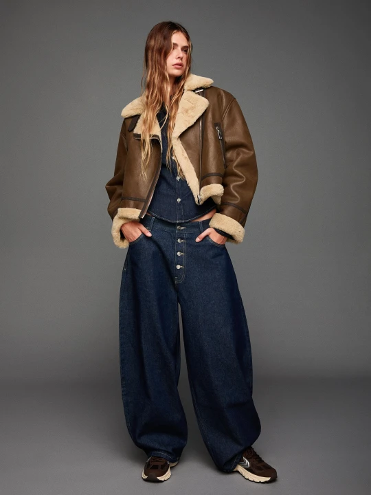 Zdjęcie produktu Bershka Krótka Kurtka Dwustronna Kobieta Brązowy