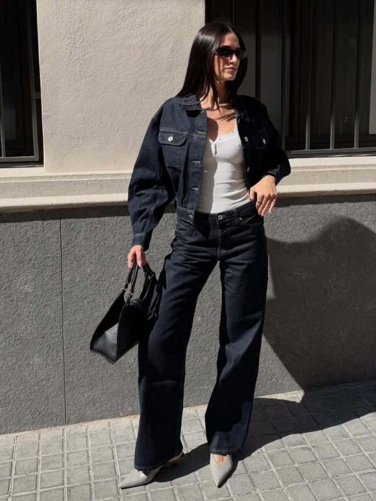 Zdjęcie produktu Bershka Krótka Kurtka Jeansowa O Kroju Balloon Kobieta Granatowy