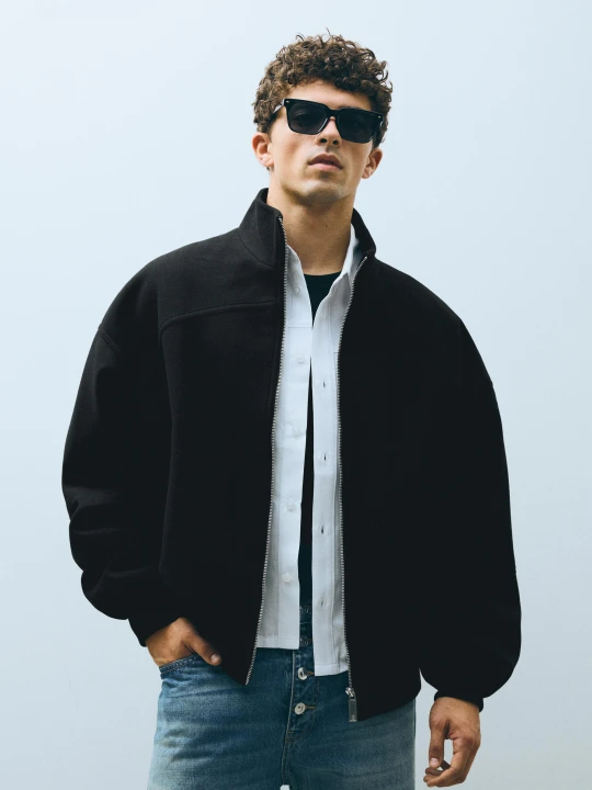 Zdjęcie produktu Bershka Kurtka Bomber Z Flauszu Mężczyzna Czarny