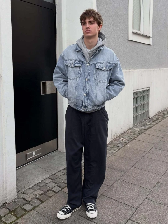 Zdjęcie produktu Bershka Kurtka Denim Mężczyzna Wyblakły Niebieski