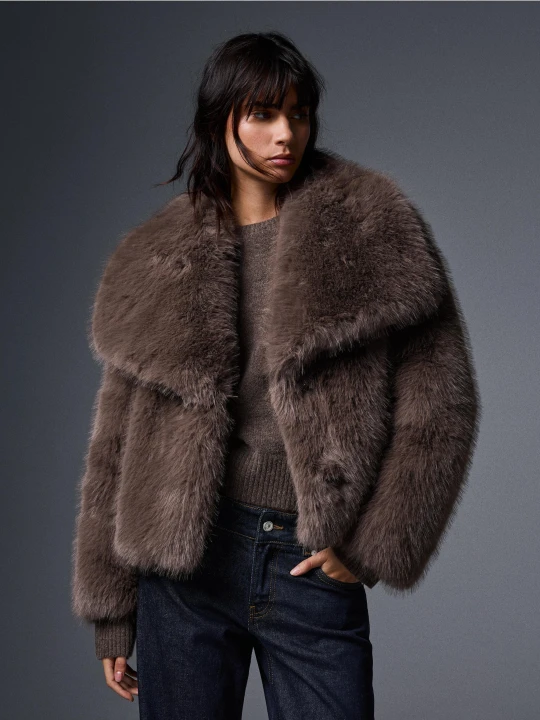 Zdjęcie produktu Bershka Kurtka Z Futerkiem I Klapami Kobieta Ciemnobeżowy