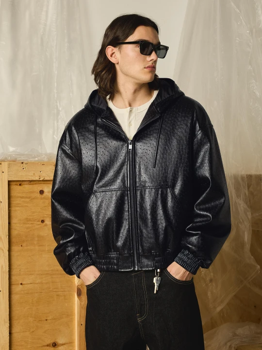 Zdjęcie produktu Bershka Kurtka Z Kapturem Ze Sztucznej Skóry Mężczyzna Czarny