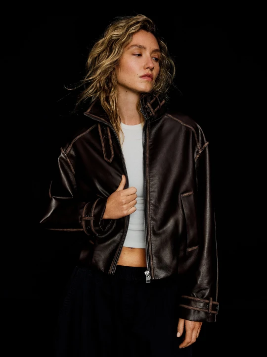 Zdjęcie produktu Bershka Kurtka Z Kołnierzem Typu Komin Ze Sztucznej Skóry Kobieta Brązowy