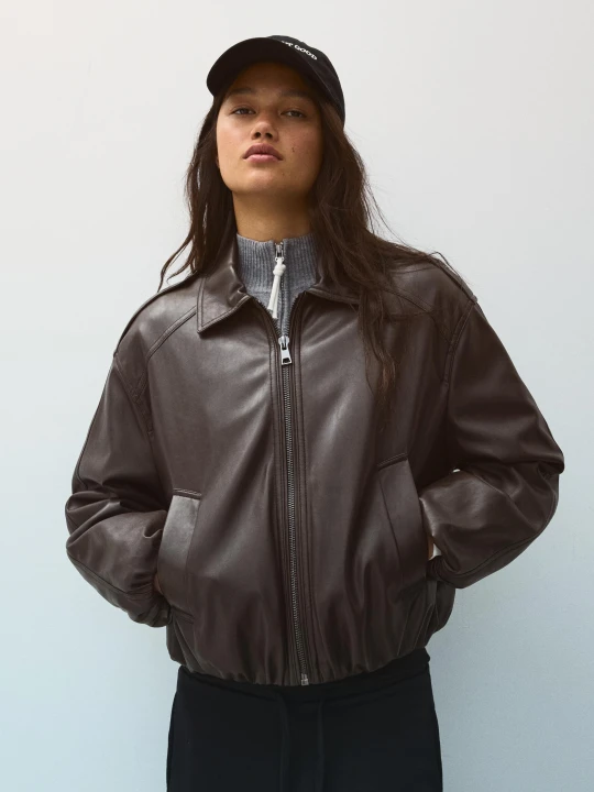Zdjęcie produktu Bershka Kurtka Ze Sztucznej Skóry O Balonowym Kroju Kobieta Brązowy