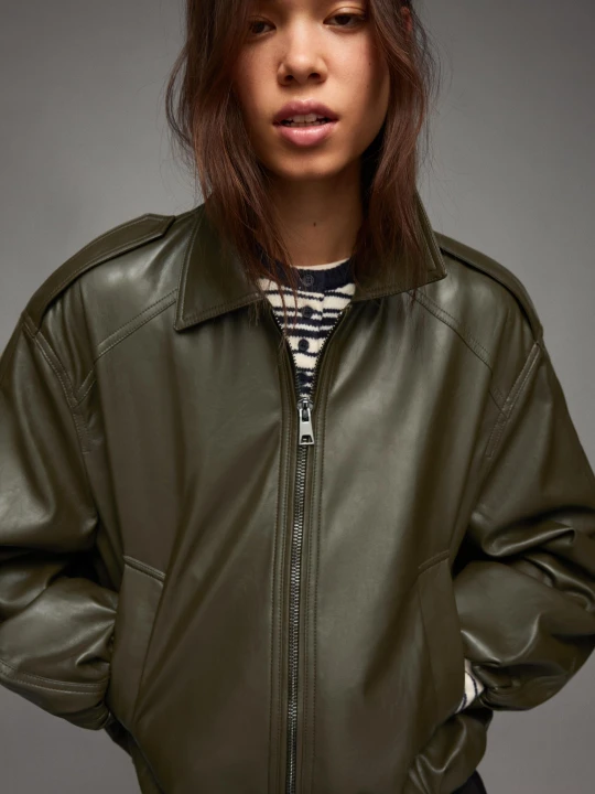 Zdjęcie produktu Bershka Kurtka Ze Sztucznej Skóry O Balonowym Kroju Kobieta Khaki