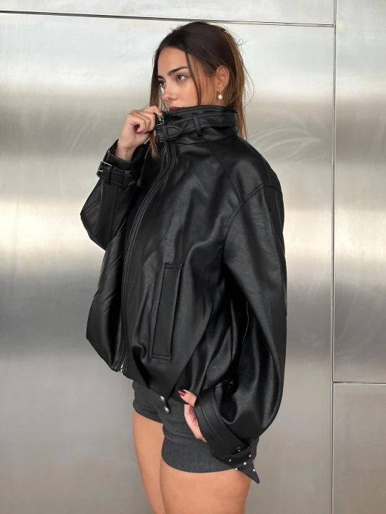 Zdjęcie produktu Bershka Kurtka Ze Sztucznej Skóry Z Kołnierzem Typu Komin Kobieta Czarny