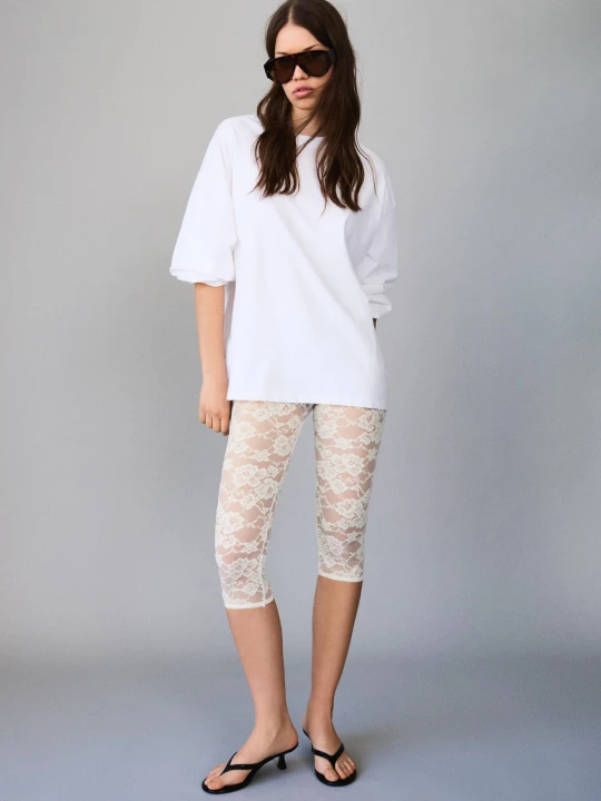 Zdjęcie produktu Bershka Legginsy Capri Z Koronki Kobieta Biały