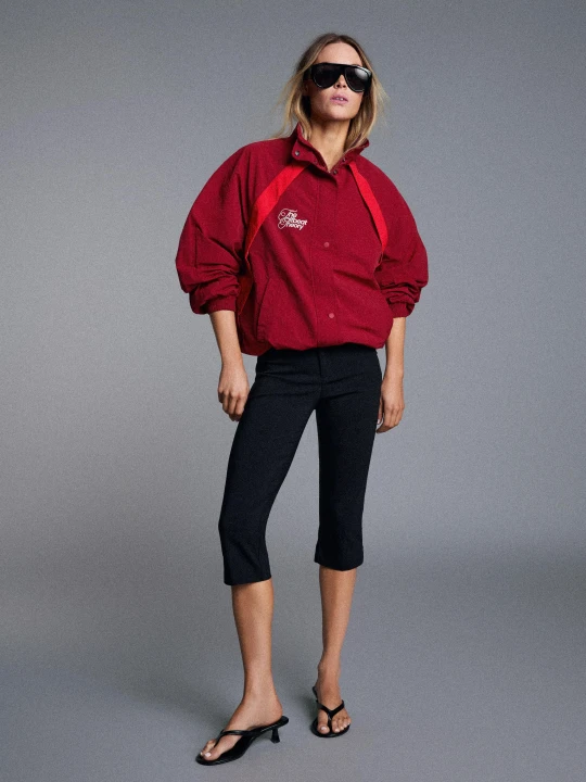 Zdjęcie produktu Bershka Lekka Kurtka Z Haftami Kobieta Bordowy