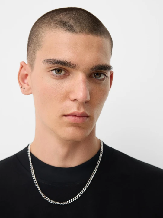 Zdjęcie produktu Bershka Naszyjnik Łańcuszek Z Ogniwem Ze Stali Nierdzewnej Mężczyzna Srebrny