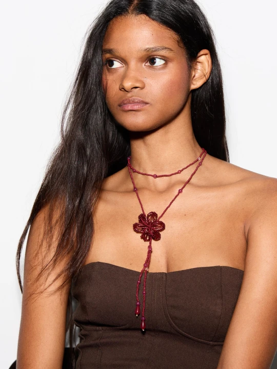 Zdjęcie produktu Bershka Naszyjnik Z Kwiatem Kobieta Bordowy