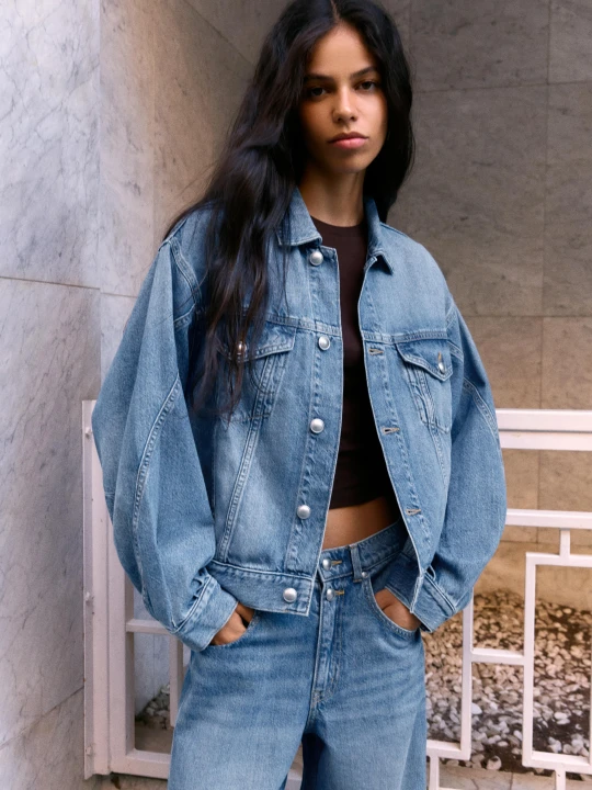 Zdjęcie produktu Bershka Oversizowa Kurtka Jeansowa Kobieta Wyblakły Niebieski