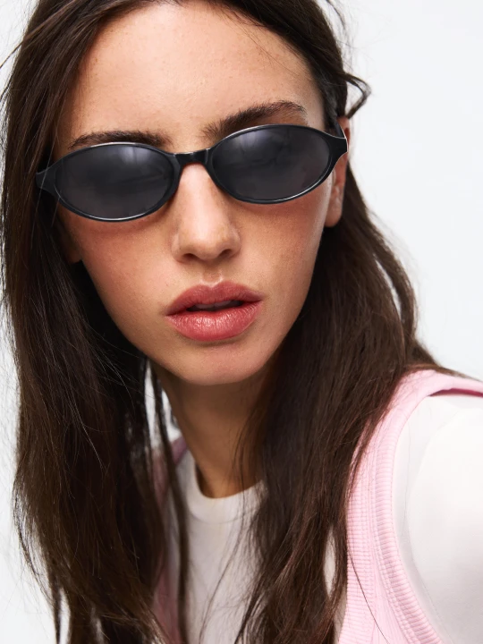 Zdjęcie produktu Bershka Owalne Okulary Przeciwsłoneczne Kobieta Czarny