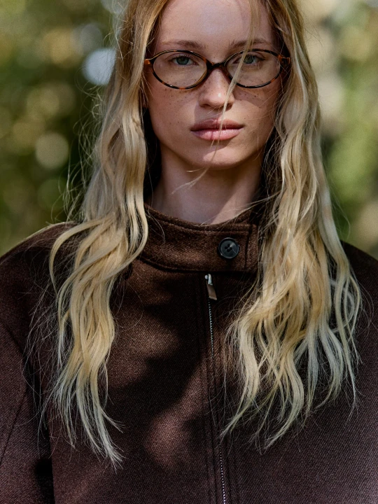 Zdjęcie produktu Bershka Owalne Okulary W Oprawkach Z Tworzywa Kobieta Brązowy