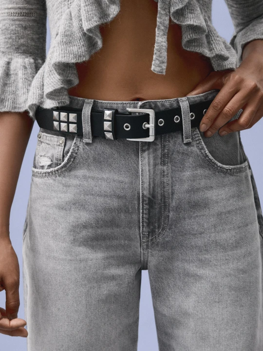 Zdjęcie produktu Bershka Pasek Ze Sztucznej Skóry Z Ćwiekami Kobieta Czarny
