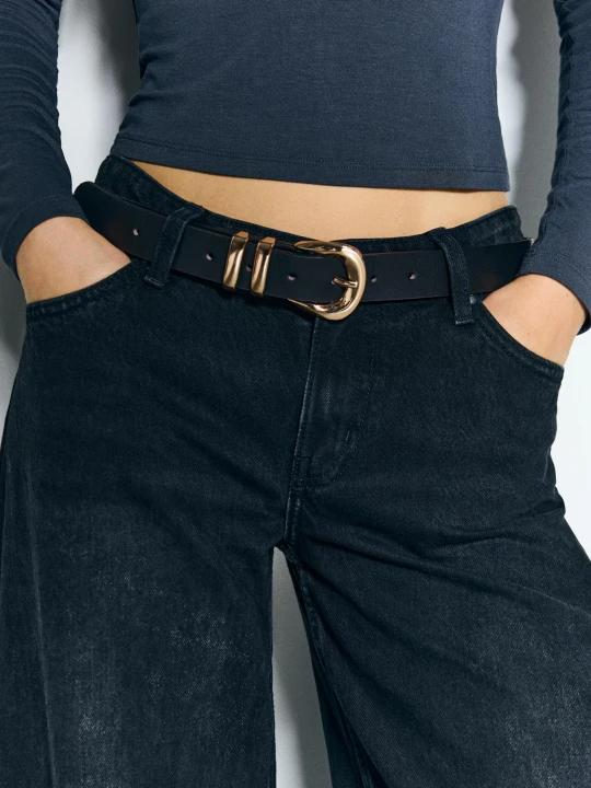Zdjęcie produktu Bershka Pasek Ze Sztucznej Skóry Ze Sprzączką Kobieta Czarny