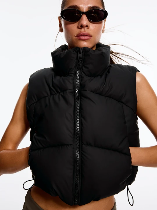 Zdjęcie produktu Bershka Pikowana Kamizelka O Krótszym Kroju Kobieta Czarny