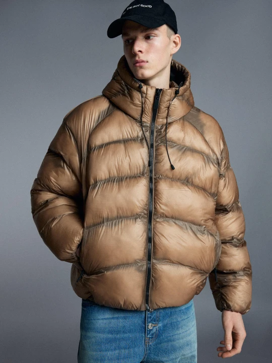 Zdjęcie produktu Bershka Pikowana Kurtka O Półprzezroczystym Efekcie Mężczyzna Wielbłądzi