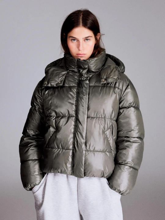 Zdjęcie produktu Bershka Pikowana Kurtka Oversize Z Kapturem Kobieta Ciemnobeżowy