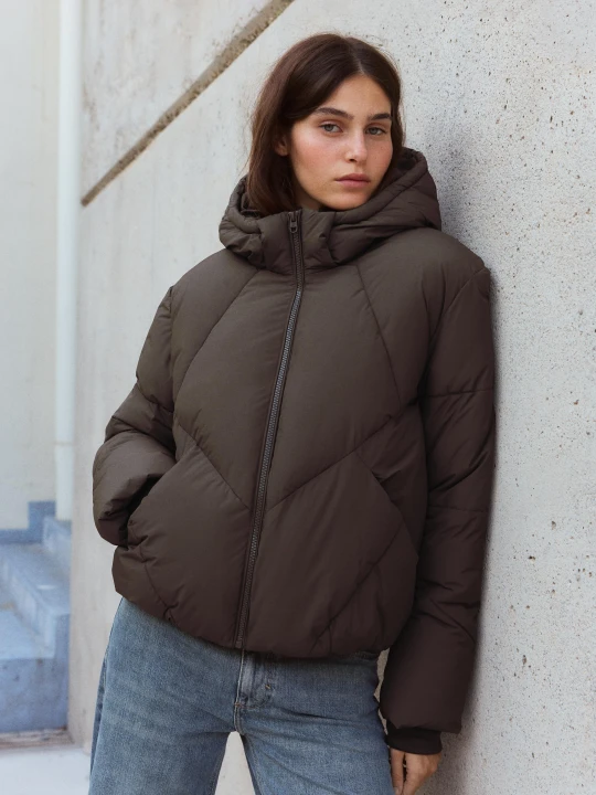 Zdjęcie produktu Bershka Pikowana Kurtka Z Kapturem Kobieta Ciemnobeżowy