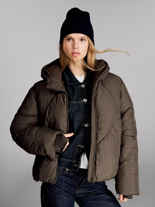 Zdjęcie produktu Bershka Pikowana Kurtka Z Kapturem Kobieta Ciemnobeżowy