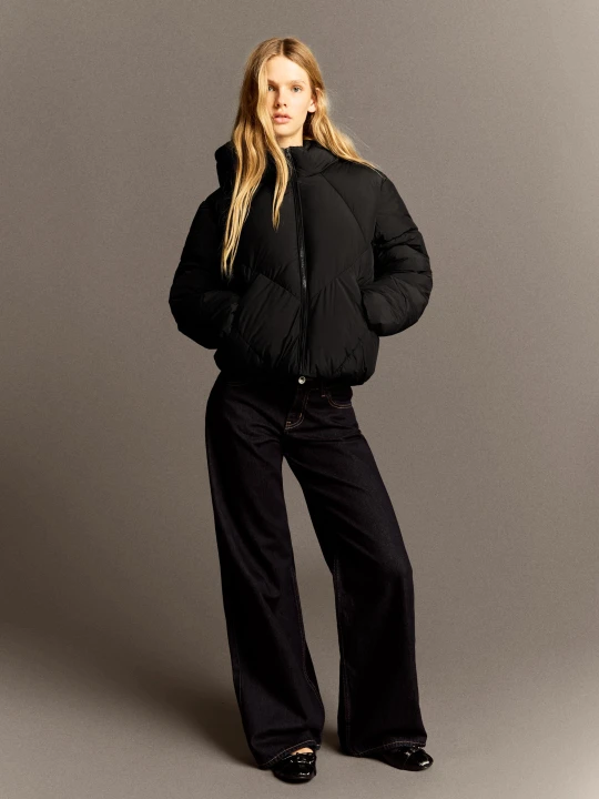 Zdjęcie produktu Bershka Pikowana Kurtka Z Kapturem Kobieta Czarny