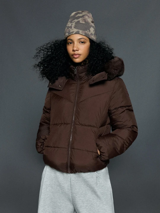 Zdjęcie produktu Bershka Pikowana Kurtka Z Kapturem Z Futerkiem Kobieta Brązowy