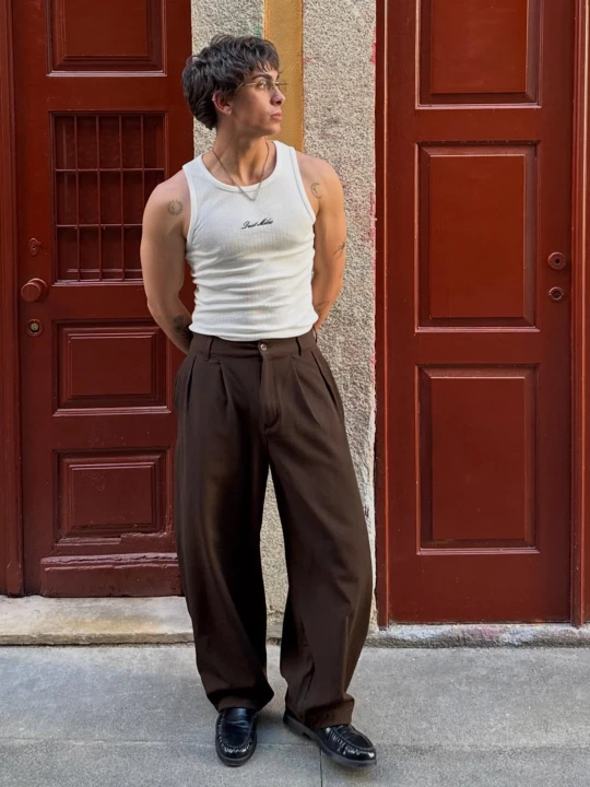 Zdjęcie produktu Bershka Plisowane Spodnie Superbaggy Semijogger Mężczyzna Brązowy
