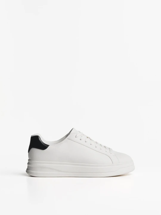 Zdjęcie produktu Bershka Podstawowe Buty Sportowe Mężczyzna Biały