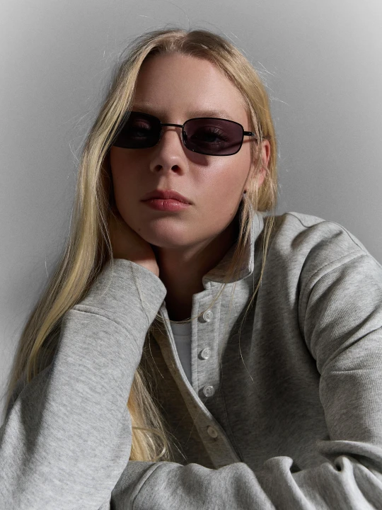 Zdjęcie produktu Bershka Prostokątne Okulary Przeciwsłoneczne Kobieta Czarny