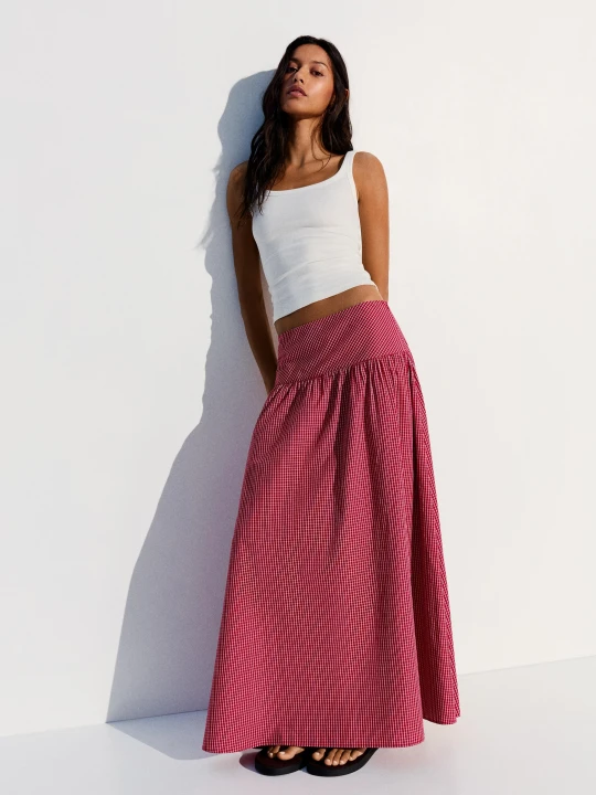 Zdjęcie produktu Bershka Rozkloszowana Spódnica Midi Kobieta Czerwony