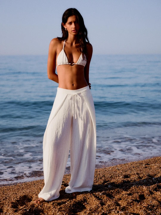 Zdjęcie produktu Bershka Rustykalne Spodnie Wide Leg Ze Zmarszczkami Kobieta Biały Złamany