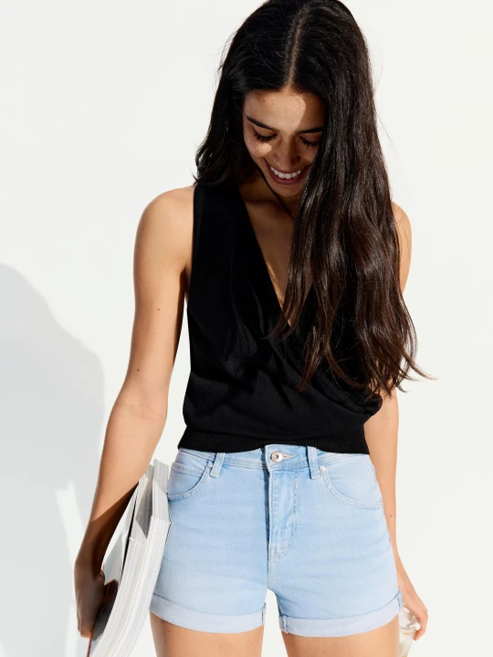 Zdjęcie produktu Bershka Shorty Denim Z Wywiniętymi Nogawkami Kobieta Jasnoniebieski