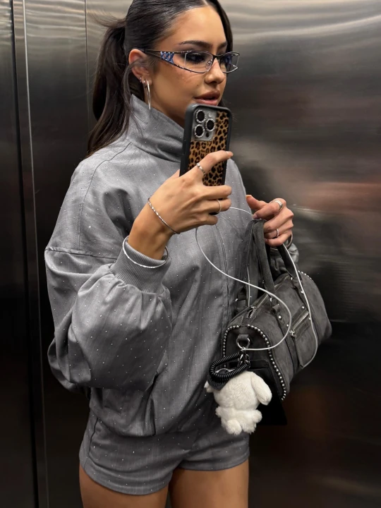 Zdjęcie produktu Bershka Shorty Mini Ze Strassem Kobieta Szary