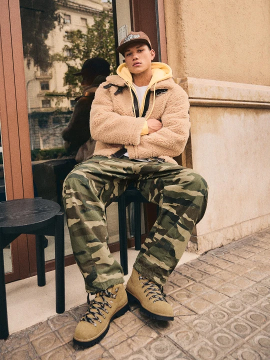 Zdjęcie produktu Bershka Skórzane Botki Trekkingowe Mężczyzna Piaskowy