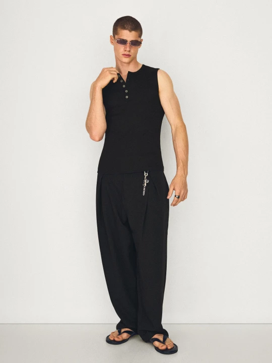 Zdjęcie produktu Bershka Spodnie Baggy Z Zakładkami Mężczyzna Czarny