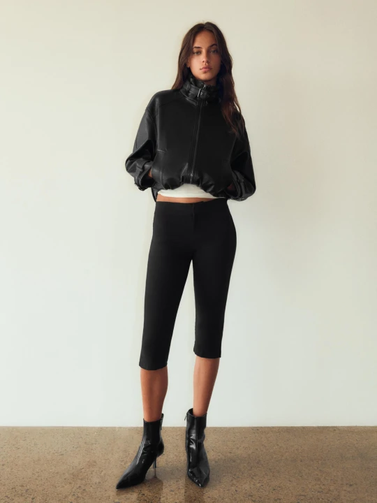 Zdjęcie produktu Bershka Spodnie Capri Z Rozcięciami U Dołu Kobieta Czarny