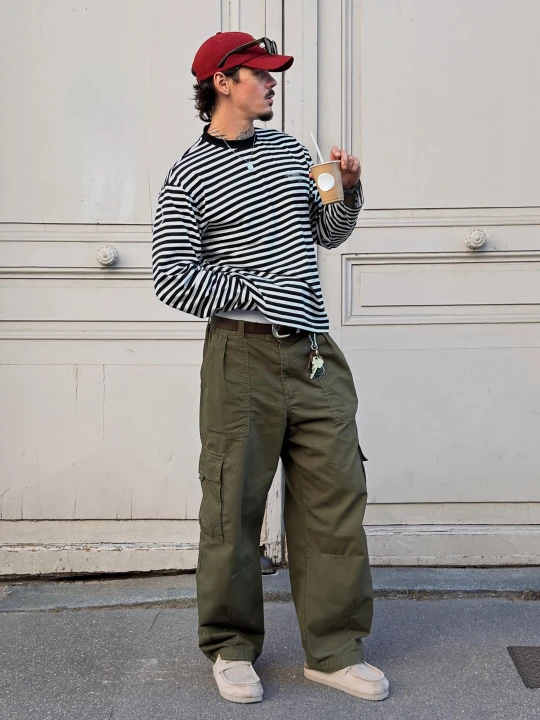 Zdjęcie produktu Bershka Spodnie Cargo O Kroju Baggy Mężczyzna Khaki