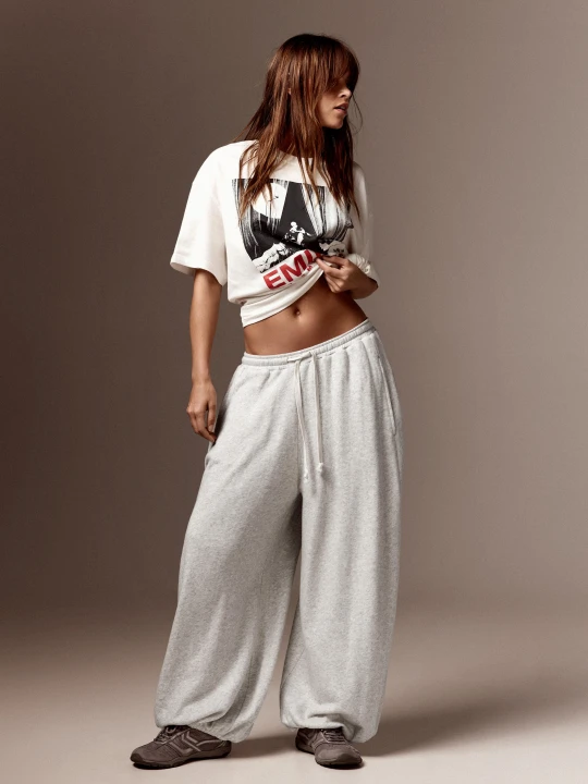 Zdjęcie produktu Bershka Spodnie Dresowe O Kroju Balloon Typu Dancer Kobieta Szary