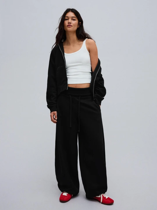 Zdjęcie produktu Bershka Spodnie Dresowe O Kroju Barrel Kobieta Czarny