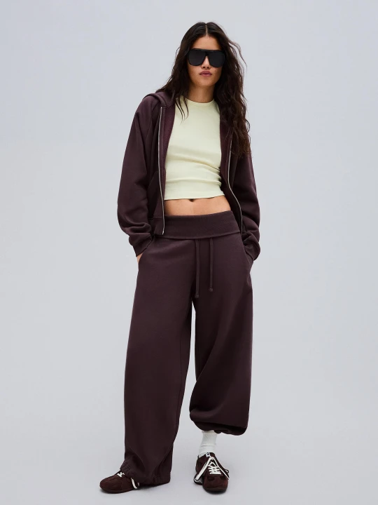 Zdjęcie produktu Bershka Spodnie Dresowe O Kroju Barrel Kobieta Fioletowy