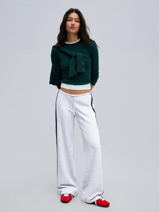 Zdjęcie produktu Bershka Spodnie Dresowe Z Lampasami Kobieta Szary